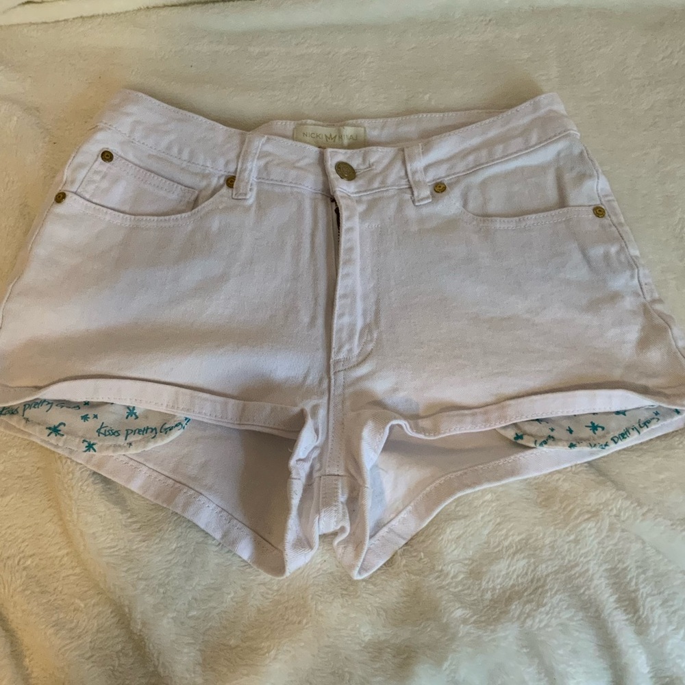 White Shorts with Detail Pocket Lining